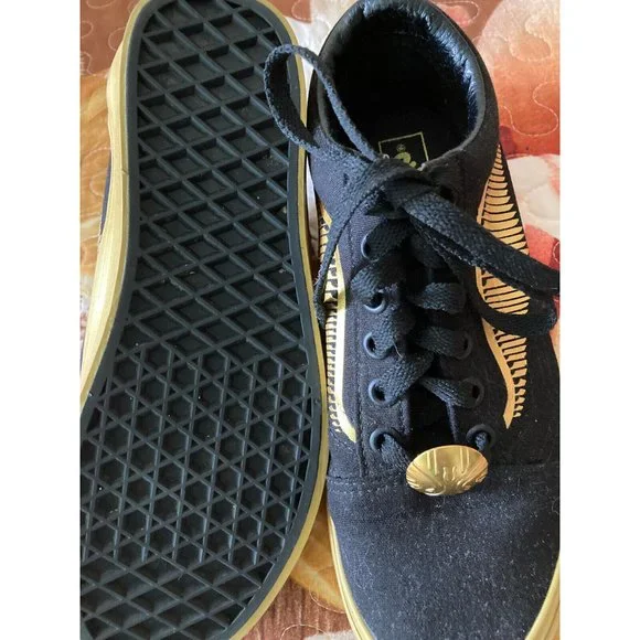 VANS Harry Potter Old Skool Black Golden Quidditch Snitch Sneakers US W 5.5 M 4 - Picture 3 of 6
